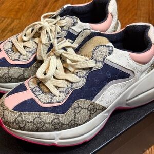 Gucci Monogram sneakers